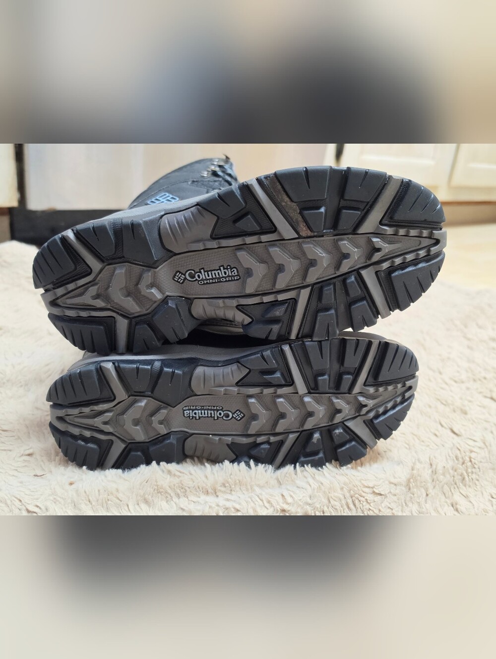 Columbia Women's Black and Gray Insulated Bugaboot Boots 8 - Picture 5 of 6